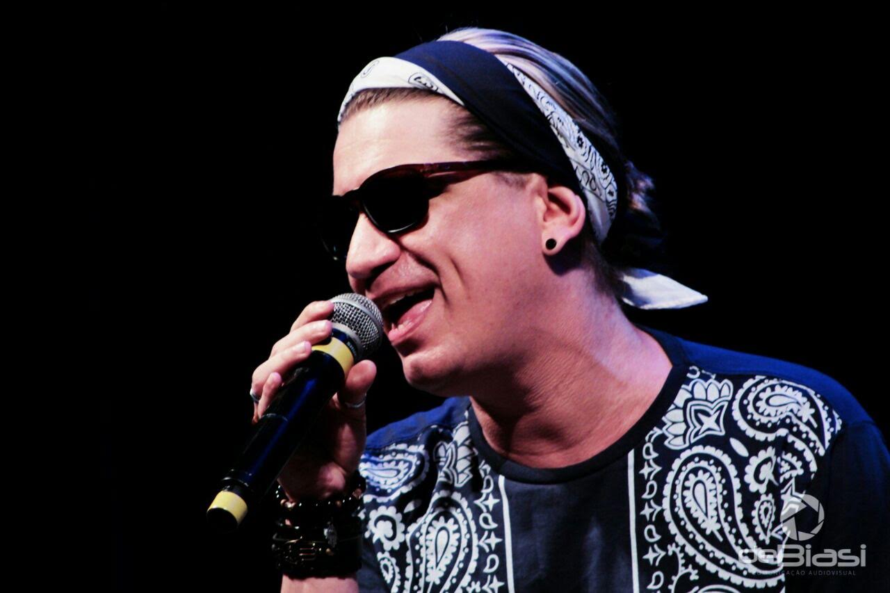 Luso Neto apresenta 'Especial Cazuza', no Frida's Espaço Mix