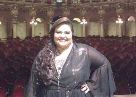 Katlen Nascimento apresenta show acústico no Sr. Garrafas