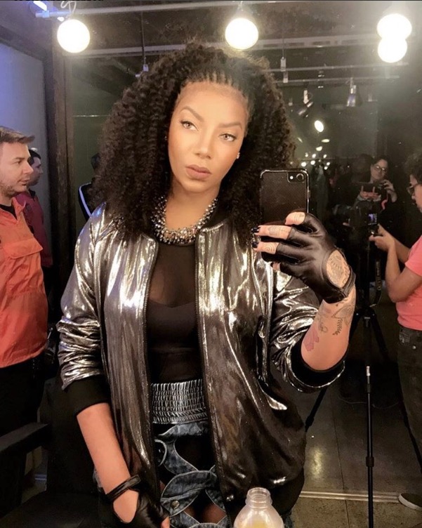 Ludmilla surge irreconhecível ao mudar de visual novamente