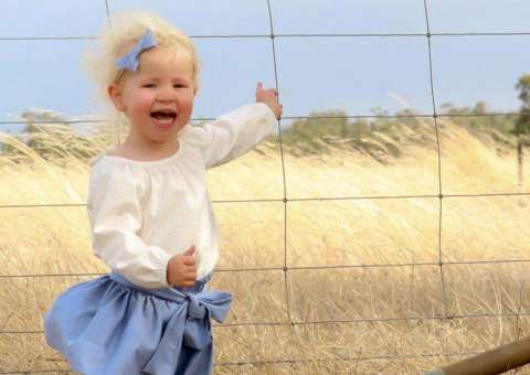 Mãe se apavora ao ver detalhe em foto que poderia ter matado a filha 