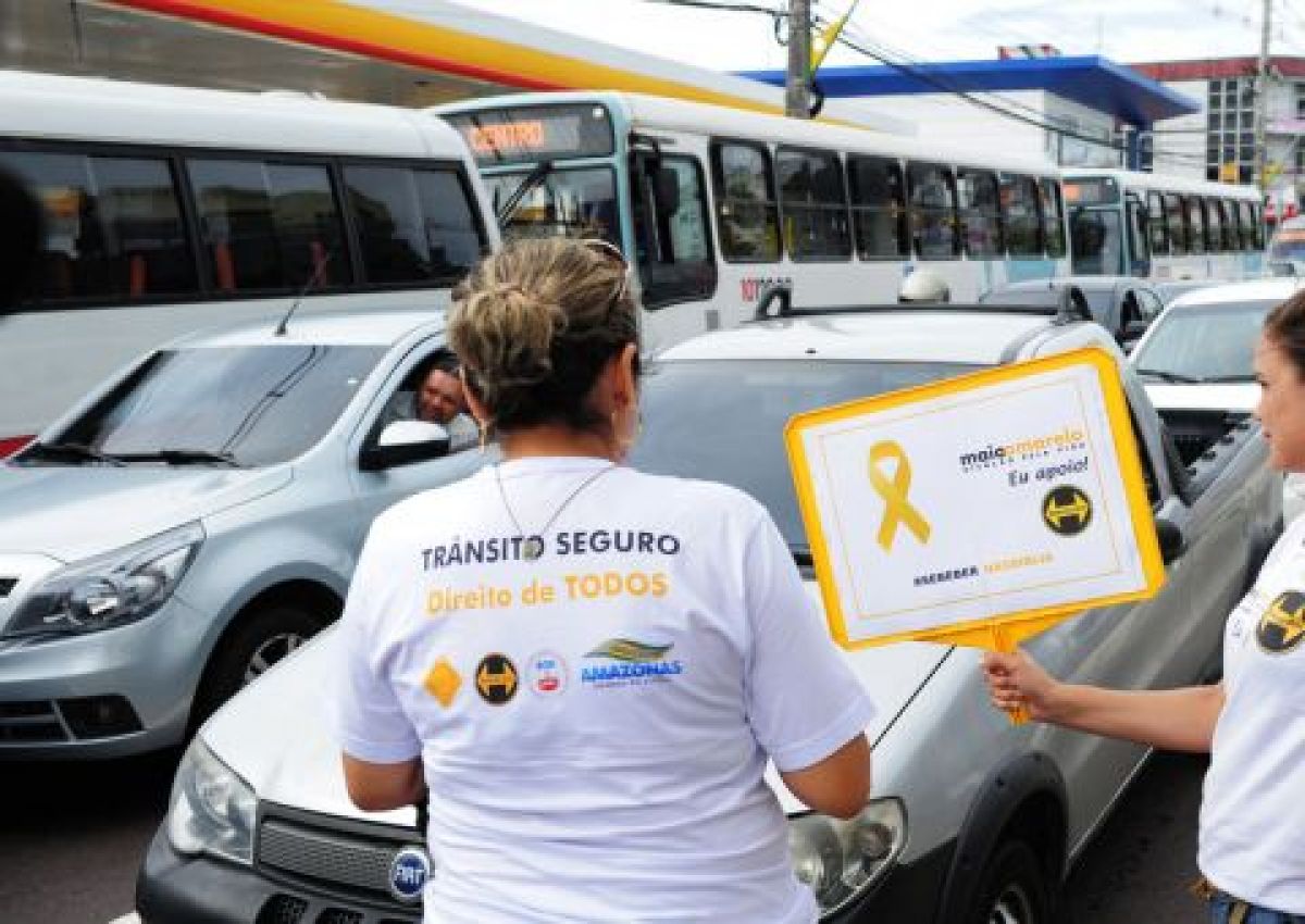 Em Manaus, respeito no trânsito é tema de blitz educativa  