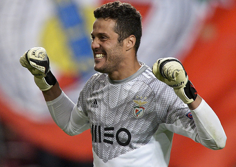 Júlio César  comemora boa fase no Benfica e afirma que não pretende voltar ao Brasil