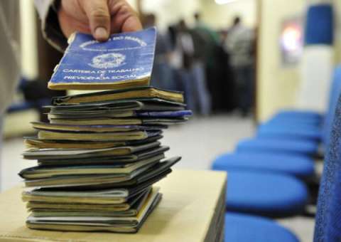 Desemprego atinge 13,5 milhões de pessoas e tem a maior taxa desde 2012