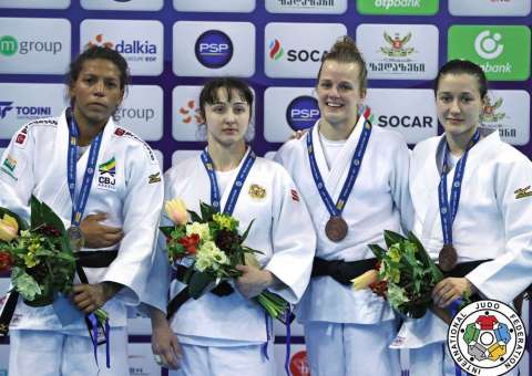 Judô brasileiro sobe ao pódio na Geórgia com Rafaela Silva e mais quatro atletas