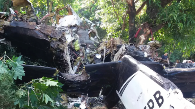 Vítimas de queda de avião em SP são identificadas