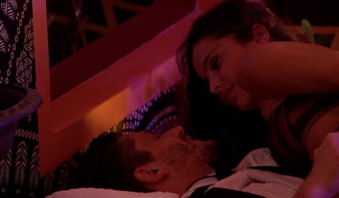 BBB17: Com muitos gemidos, Emilly e Marcos transam após festa