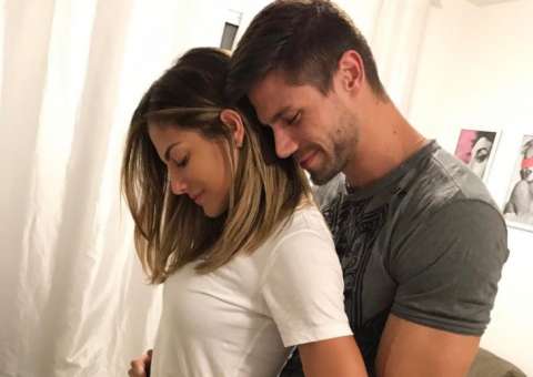 Panicat, Mari Gonzalez e ex-BBB Jonas anunciam gravidez 