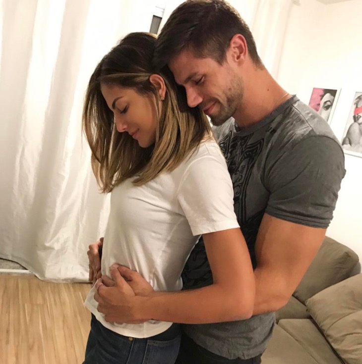 Panicat, Mari Gonzalez e ex-BBB Jonas anunciam gravidez 