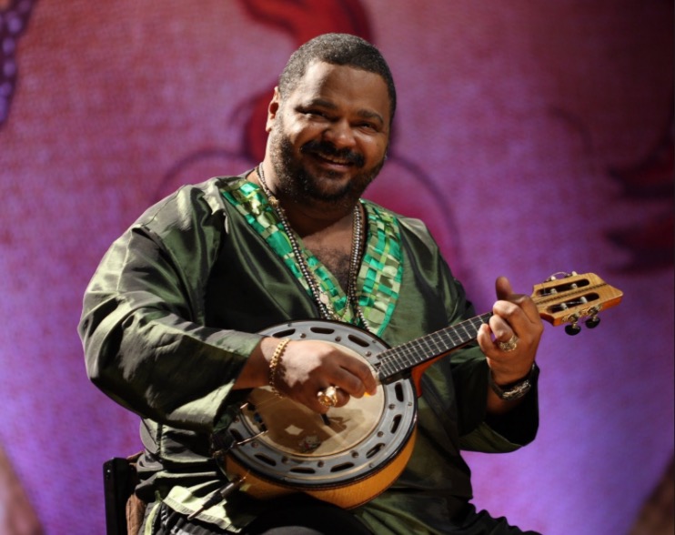 Arlindo Cruz sai do coma induzido após AVC