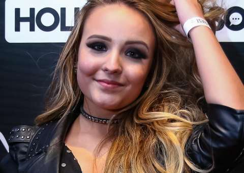  Larissa Manoela chega com ex em festa e mãe a proíbe de aparecer com ele em fotos 