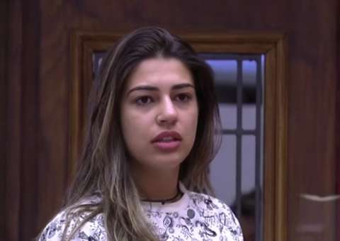 BBB17: Vivian se revolta com atitude de Marcos e bota quente