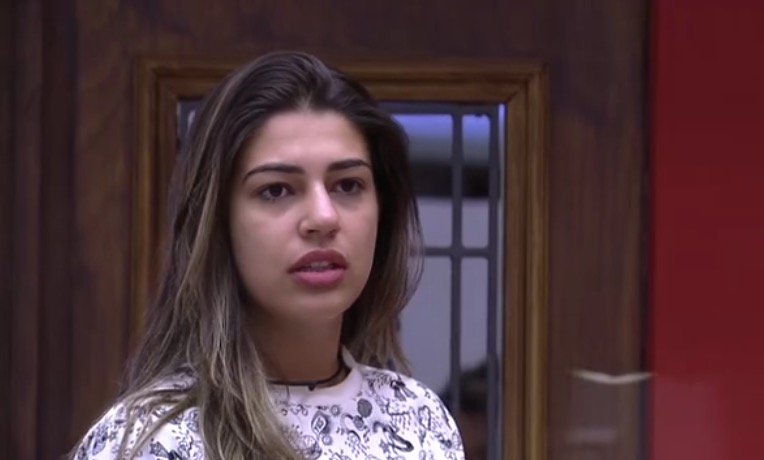 BBB17: Vivian se revolta com atitude de Marcos e bota quente