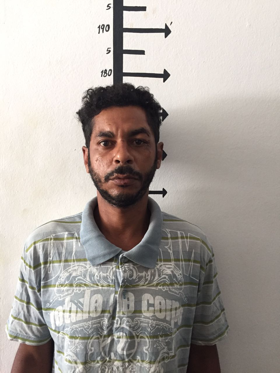 No AM, homem é pego dormindo dentro de casa após 'fazer limpa' no local