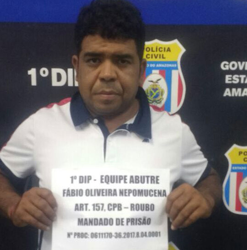 Homem é preso acusado de roubar armas de policiais em Manaus