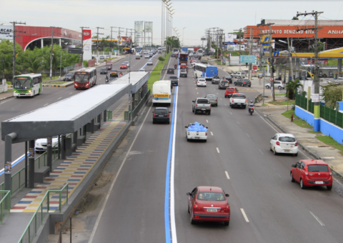 Duas linhas de ônibus passam a utilizar o corredor exclusivo a partir de quarta-feira