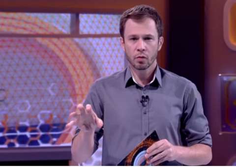 Tiago Leifert apresenta o tenso Jogo da Discórdia e internautas não perdoam