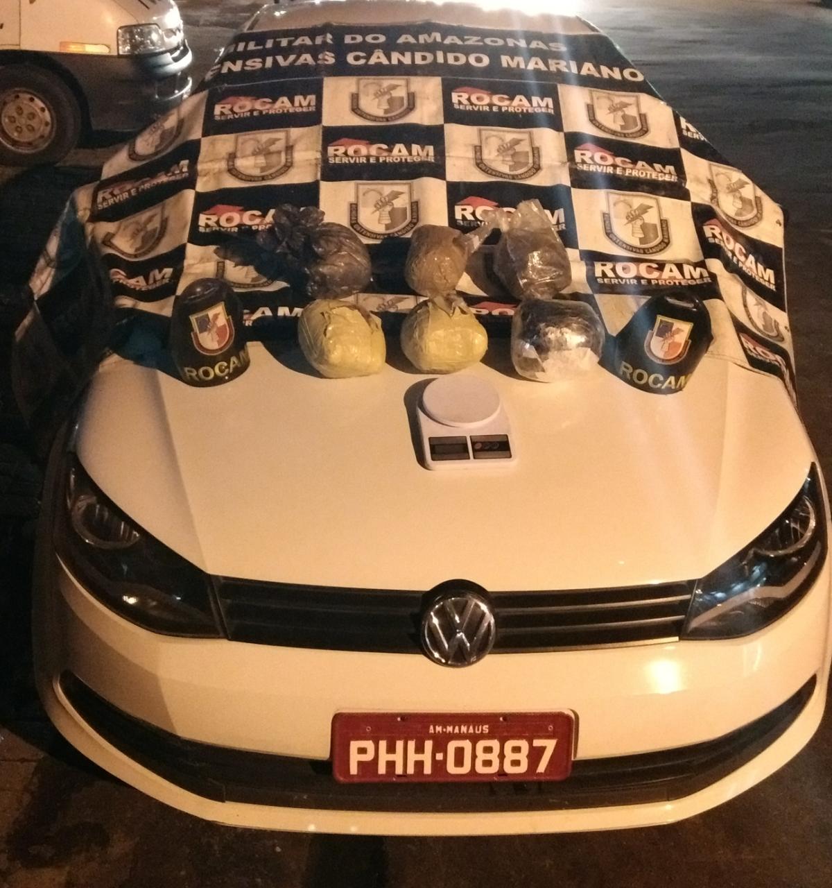  Polícia apreende mais de cinco quilos de drogas em casa na Zona Sul de Manaus 