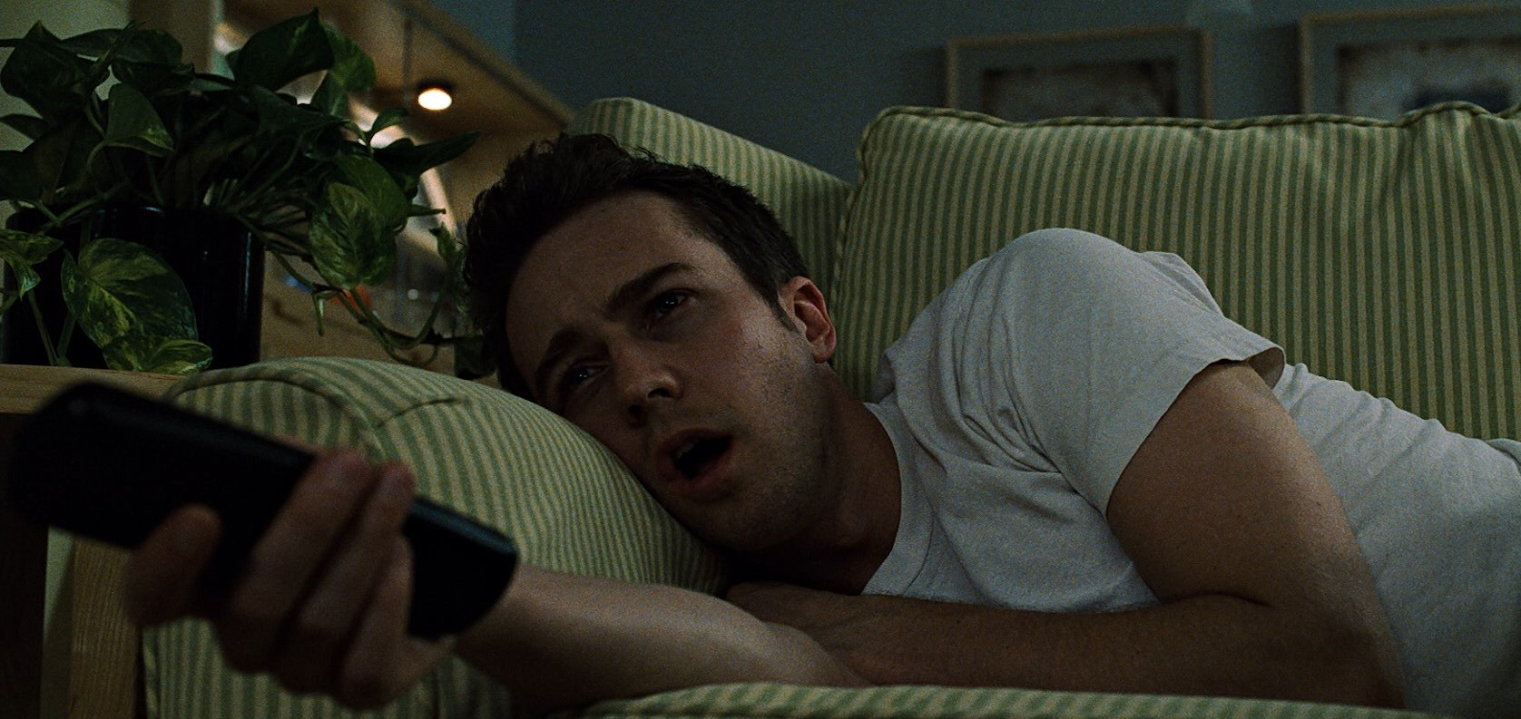 Fazer maratona de séries aumenta o risco de morte precoce, aponta estudo