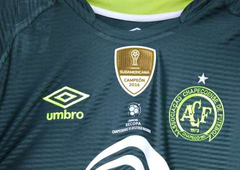 Chape promete estrear novo uniforme hoje a noite, contra o Atlético Nacional