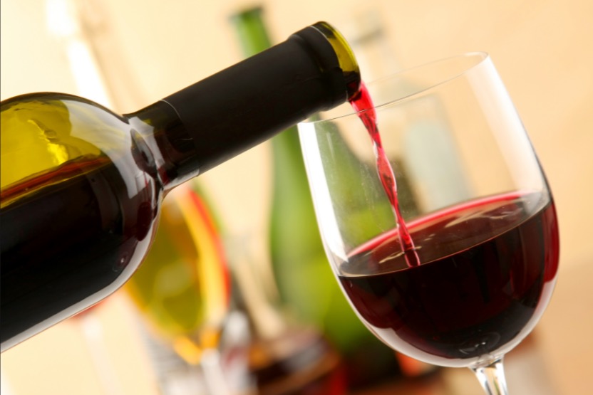 Tomar uma taça de vinho faz bem ao cérebro, aponta estudo