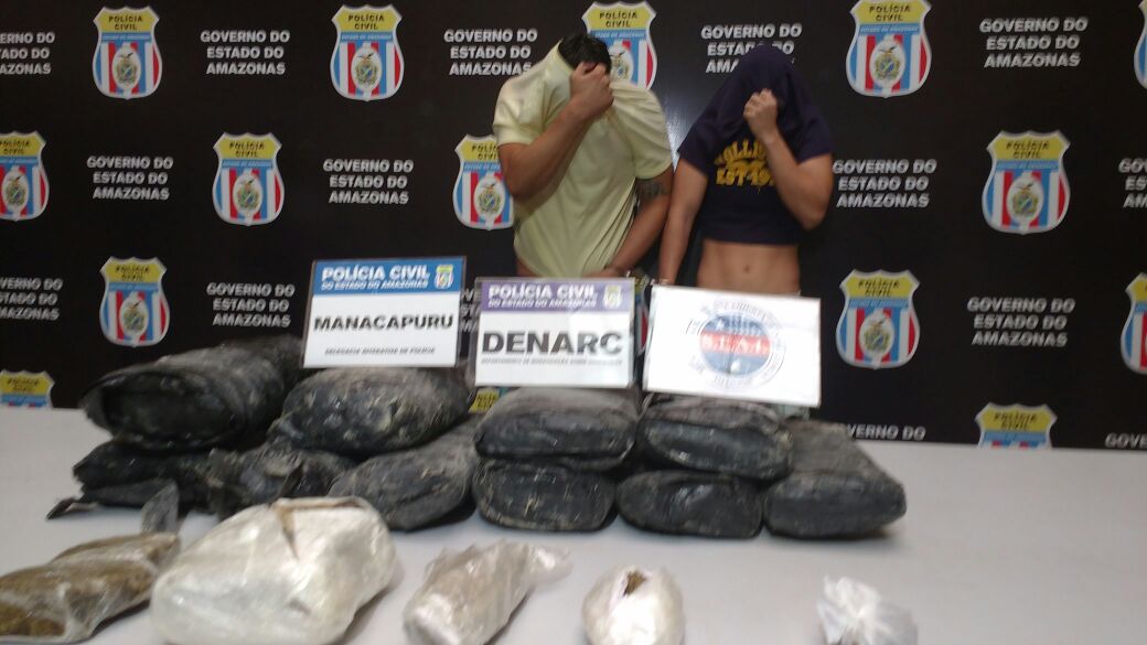 Dupla é presa acusada de vender droga vinda do interior para Manaus