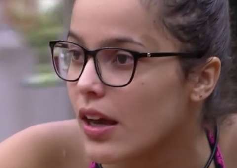BBB17: Emilly e Marinalva se abraçam e gêmea se declara para sister