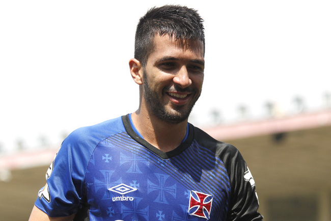 Palmeiras fecha contrato e oficializa Luan como novo alviverde