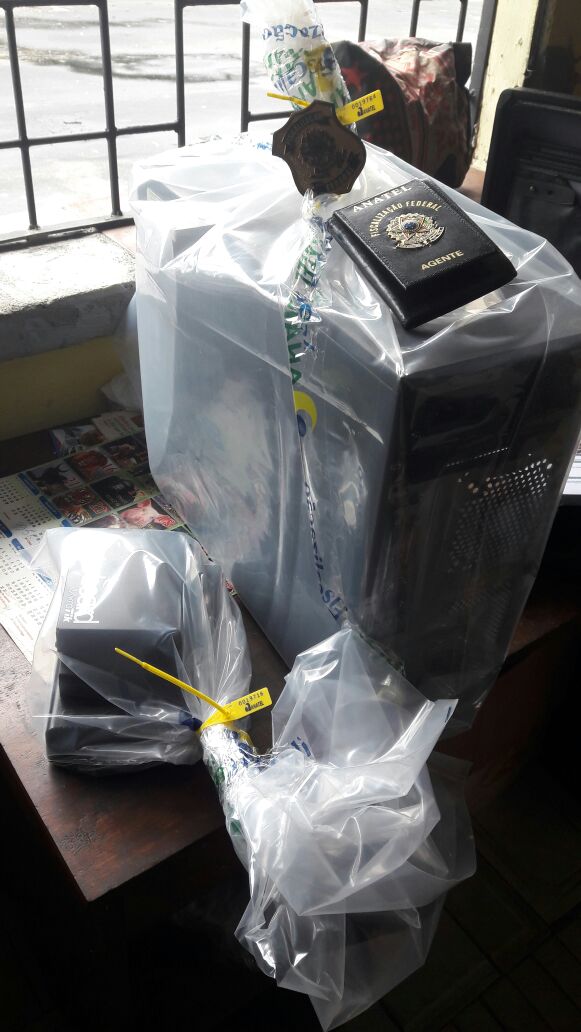 Rádio e provedor de Internet clandestinos são encontradas em Manaus