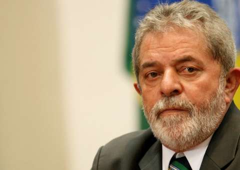 Moro cobra registros de visitas de Lula à triplex