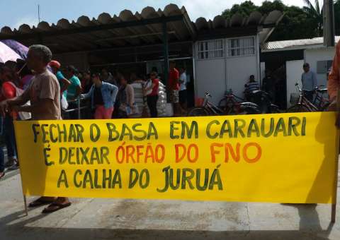 População protesta contra  fechamento do Basa no interior do Amazonas 