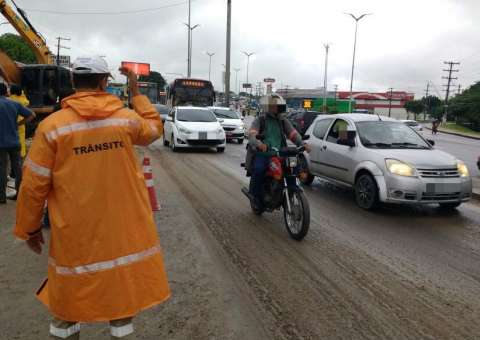 Após cratera, obras na Torquato Tapajós devem ser concluídas nesta quinta-feira em Manaus  