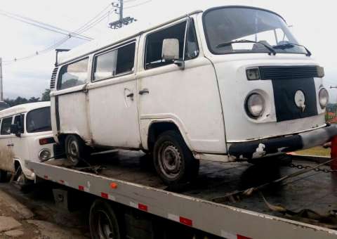 Operação apreende kombis por transporte clandestino de passageiros em Manaus