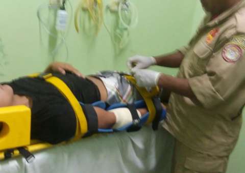 Acidente entre carro e moto deixa uma pessoa ferida no Amazonas