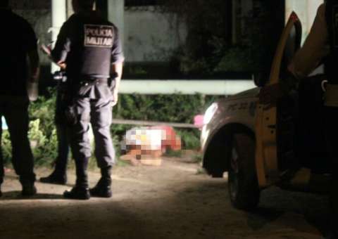 Pai é assassinado enquanto jogava futebol com filhos em Manaus