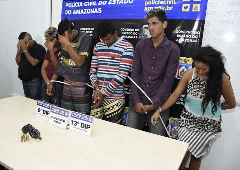 Durante ação policial, 8 pessoas foram apreendidas em Manaus