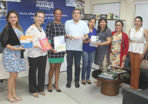 Obras da literatura amazonense são reforçadas em escolas municipais