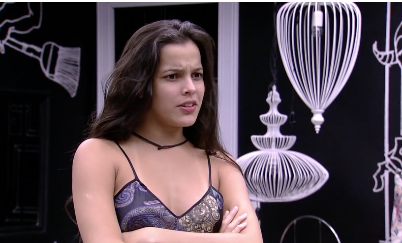 BBB17: Ieda questiona Emilly sobre hematoma e sister revela que foi Marcos com ciúmes