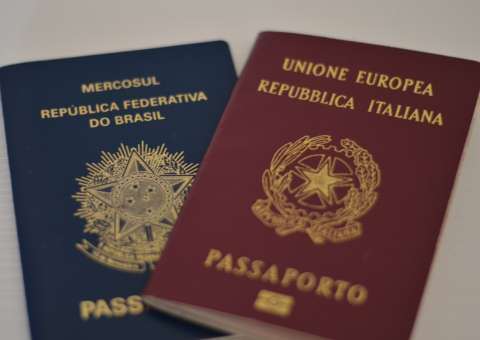 Homens são detidos por falsificar cidadania italiana de jogadores brasileiros