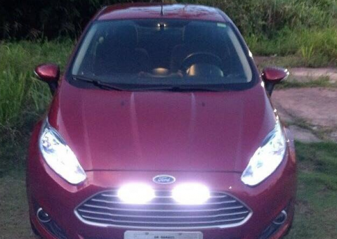 Homem oferece recompensa de mil reais para encontrar carro roubado em Manaus