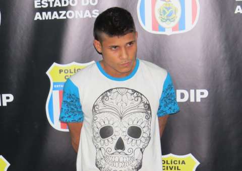 Homem é preso e diz que vendia drogas para sustentar a família em Manaus
