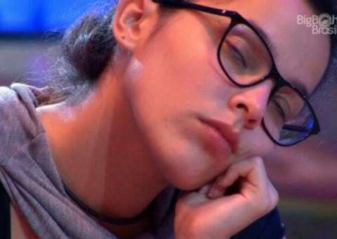 Telespectadores acusam Emilly de dormir em prova e pedem eliminação da sister