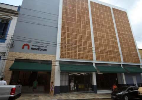 Camelôs de Manaus recebem certificado de microempreendedores  