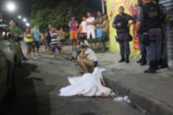Homem é morto com 6 tiros e duas pessoas ficam feridas em Manaus
