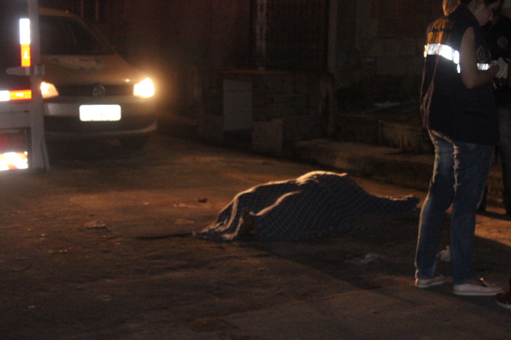 Homem é assassinado a facadas na Zona Leste de Manaus