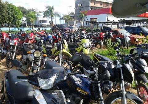Mais de 70 motos irregulares são apreendidas e 9 pessoas são presas durante operação 'Tolerância Zero' no AM
