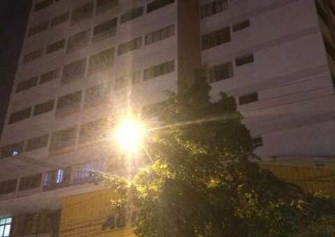 Após parto, mulher é presa suspeita de jogar própria filha de apartamento