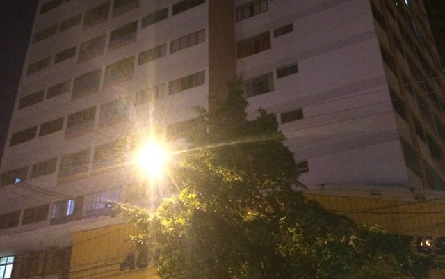 Após parto, mulher é presa suspeita de jogar própria filha de apartamento