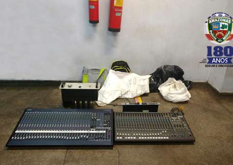 Dupla é flagrada roubando igreja Assembleia de Deus em Manaus