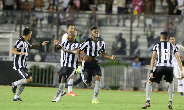 Botafogo e Vasco vão disputar Taça Rio  no Engenhão, diz Ferj