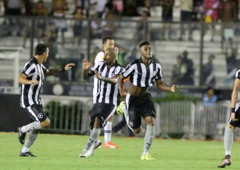 Botafogo e Vasco vão disputar Taça Rio  no Engenhão, diz Ferj